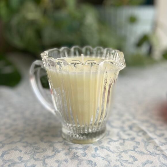 Mikasa Royal Suite Creamer Soy Candle Gardenia Tuberose - Picture 2 of 5